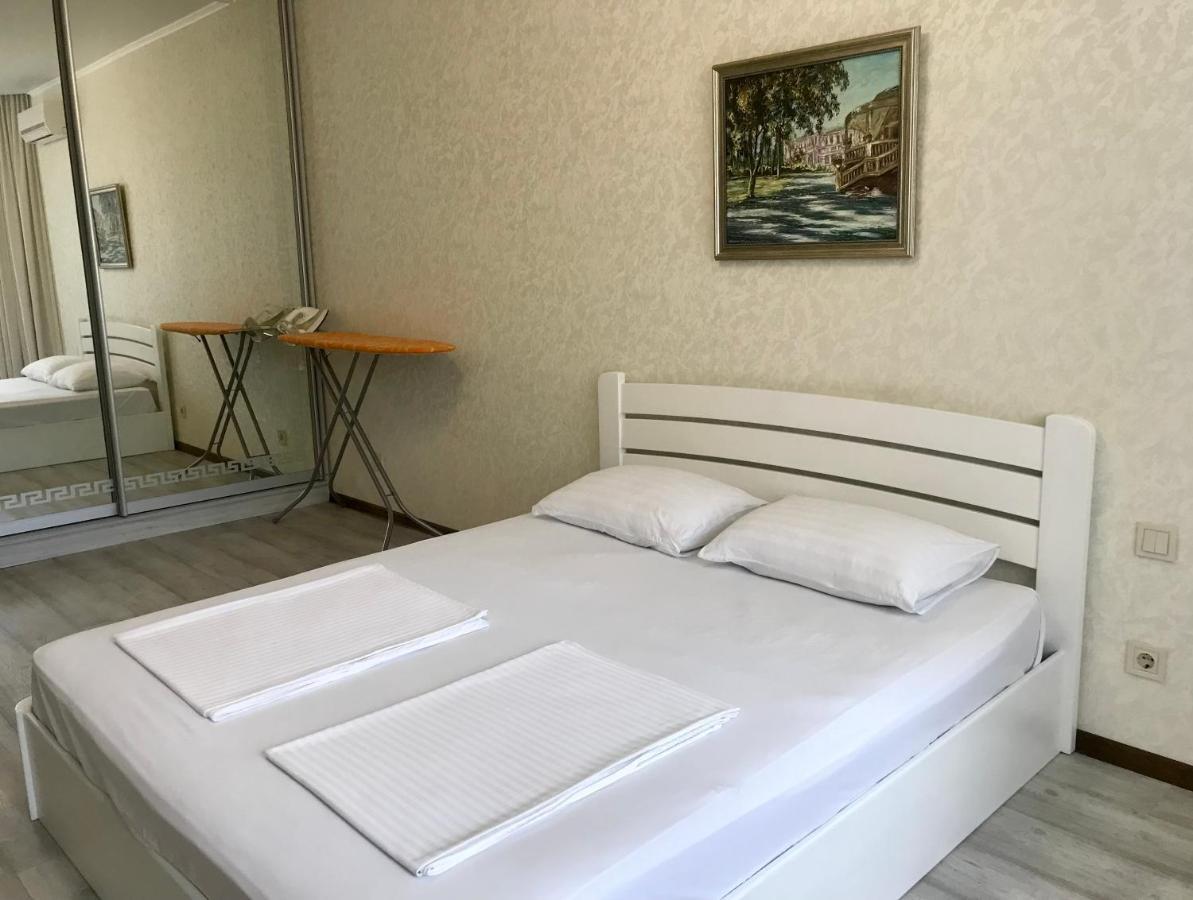 Apartments & Vernissage On Kostandi Одеса Екстериор снимка